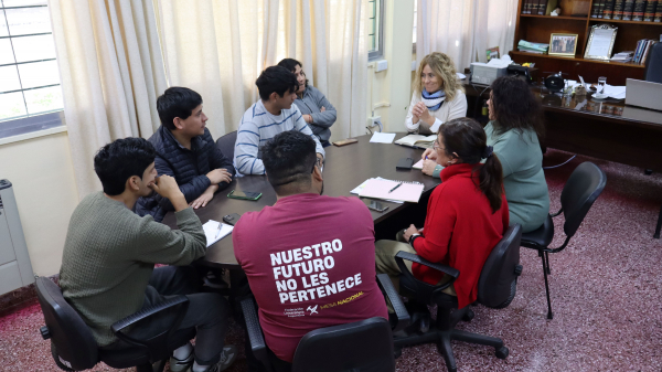 AUTORIDADES DE LA FACULTAD Y EL CENTRO DE ESTUDIANTES AVANZARON EN UNA AGENDA DE TRABAJO CONJUNTA
