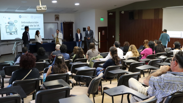 EMPEZ&Oacute; EL CURSO DE INTRODUCCI&Oacute;N A LA INTELIGENCIA ARTIFICIAL EN LA GESTI&Oacute;N P&Uacute;BLICA